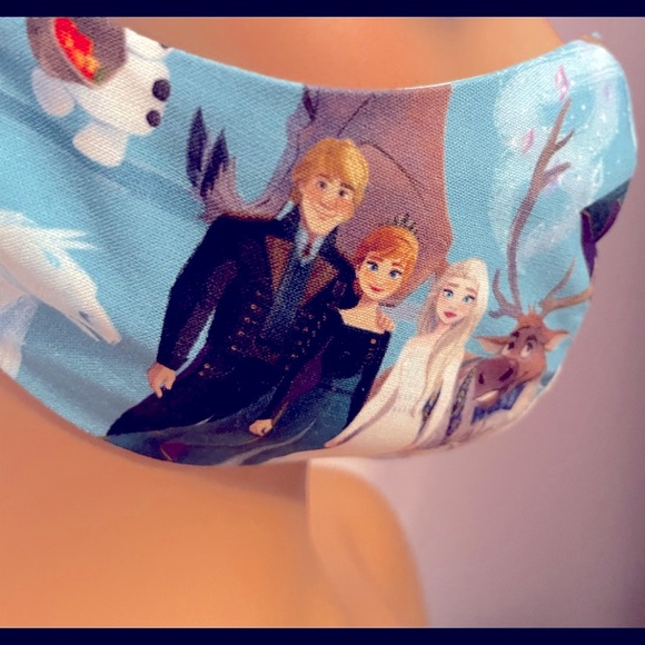 NEW Frozen FACE MASK - Picture 1 of 2